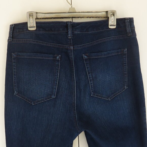 Charter Club Dark Blue Jeans..............325 - Picture 4 of 9